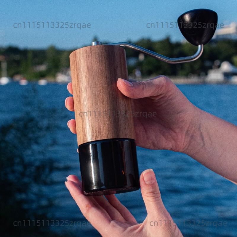 مطحنة قهوة يدوية كوماندر C40 - - مراجعة Coffee Grinder Burr وسعره